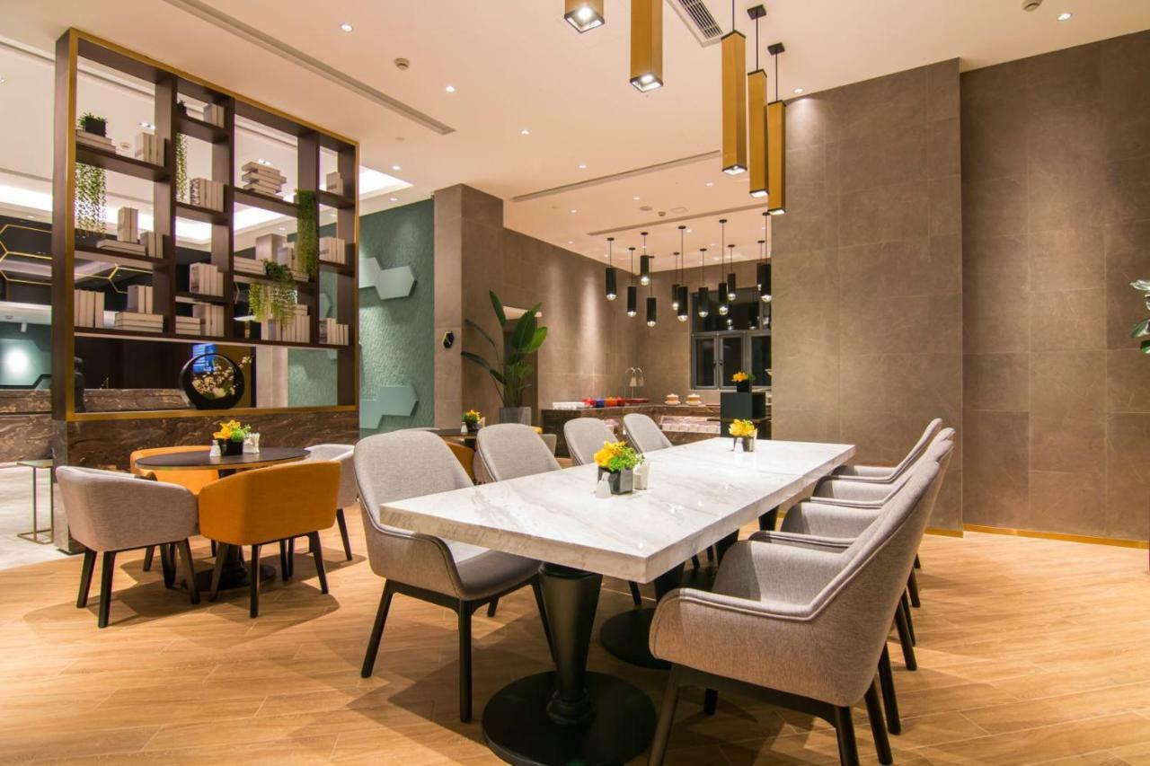 Yitel Premium Hotel Shanghai Exterior photo