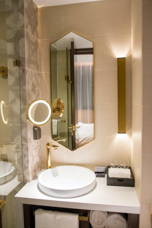 Yitel Premium Hotel Shanghai Exterior photo
